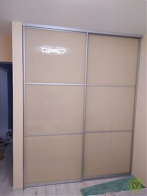 Встроенный шкаф с лакобелью