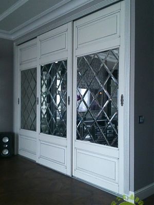 Встроенный шкаф-купе в спальню или гостиную, фасады из МДФ