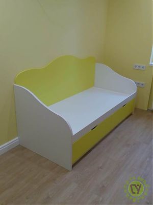 Детская кровать из ЛДСП