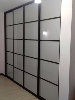 Гардеробная купе c комбинированными дверьми