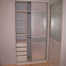 Распашной шкаф и шкаф-купе в детскую из ДСП Зебрано песочный