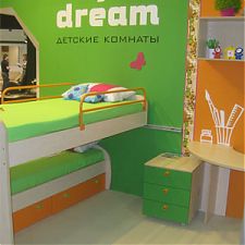 Корпусная детская из ДСП Кремоно и фасадами из ДСП Оранжевый и Зелёный